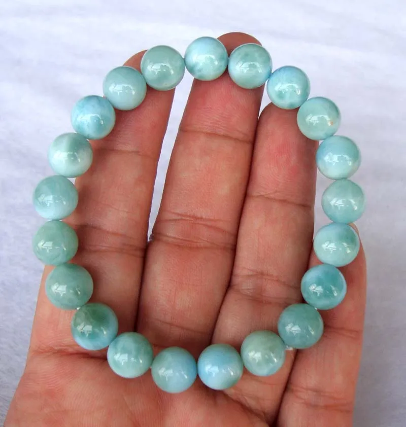 Браслет женский из натуральных бусин шириной 9 мм |