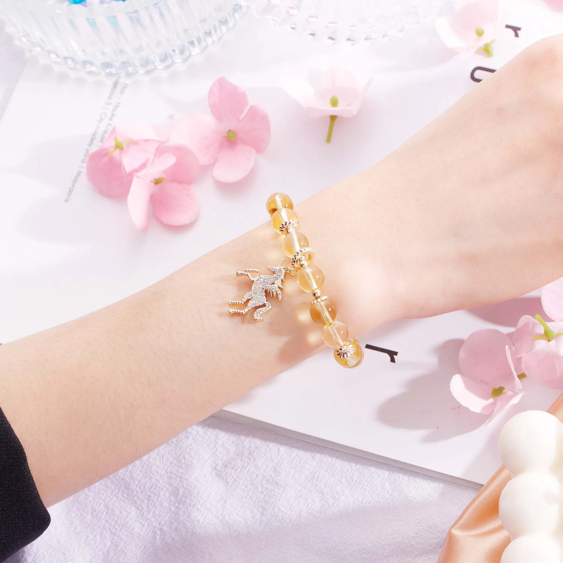 

Exquisite Accessories Natural Crystal Amethyst Strawberry Crystal Bracelet Female Beaded Fashion Jewelry for Couple Girlfriends