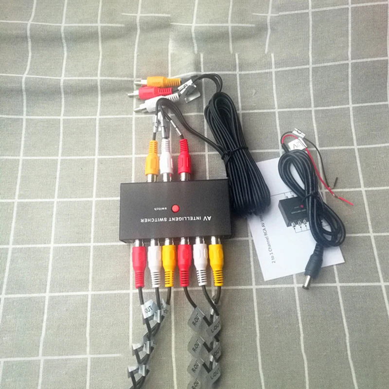 Портативный AV интеллигентая (ый) коммутатор 2 к 1-канальный RCA аудио видео с