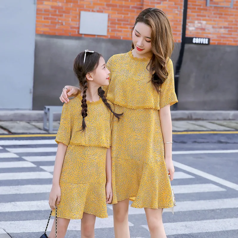 WLG/Одинаковая одежда для мамы и дочки Летние желтые красные Модные платья с