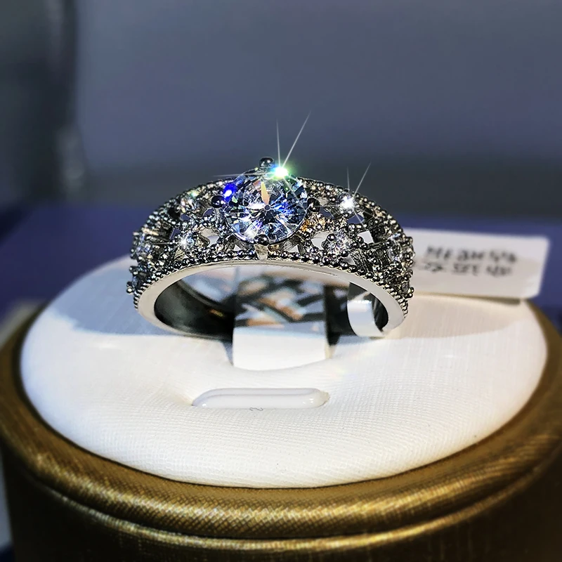 

925 Silver High Quality Hollow Sparkling 50 Points Moissanite Ring For Ladies Engagement Proposal Jewelry