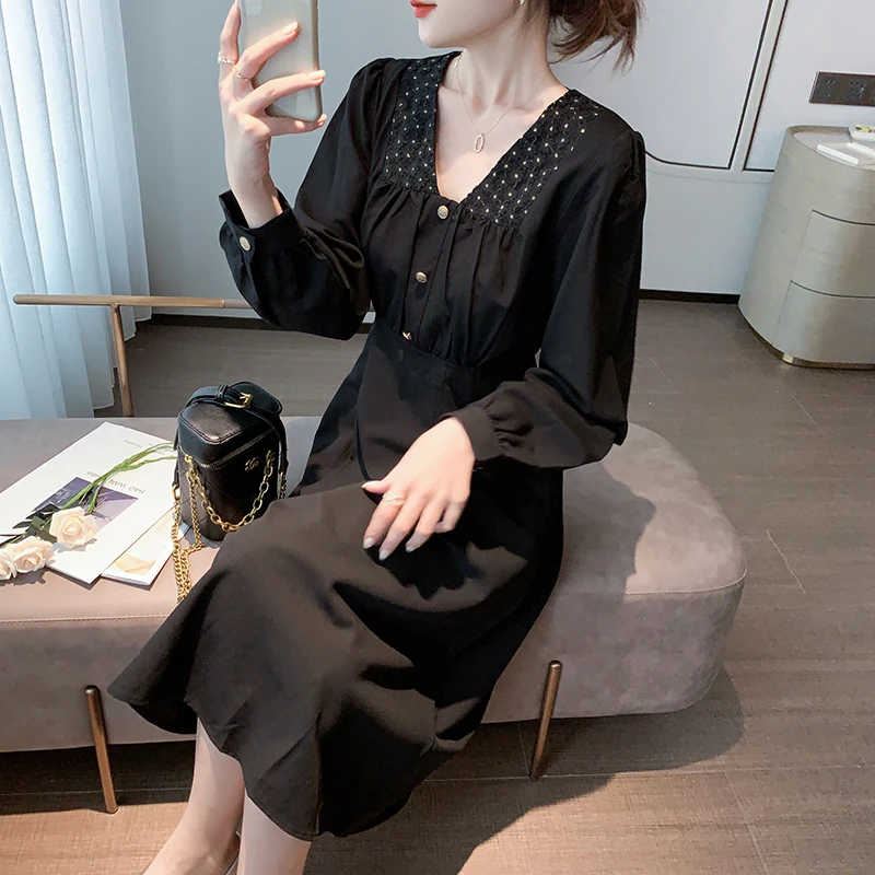 

Joining together solid color will spring a new lace skirt long-sleeved dress female ~ big time take goods