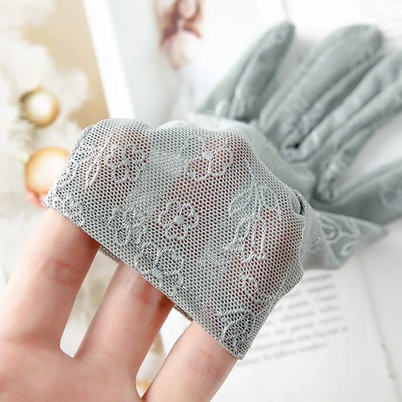 

New Summer Breathable Pattern Elastic Thin Short Women's Lace Sun Proof Gloves Outdoor Riding Anti Uv Driving Gloves for Women