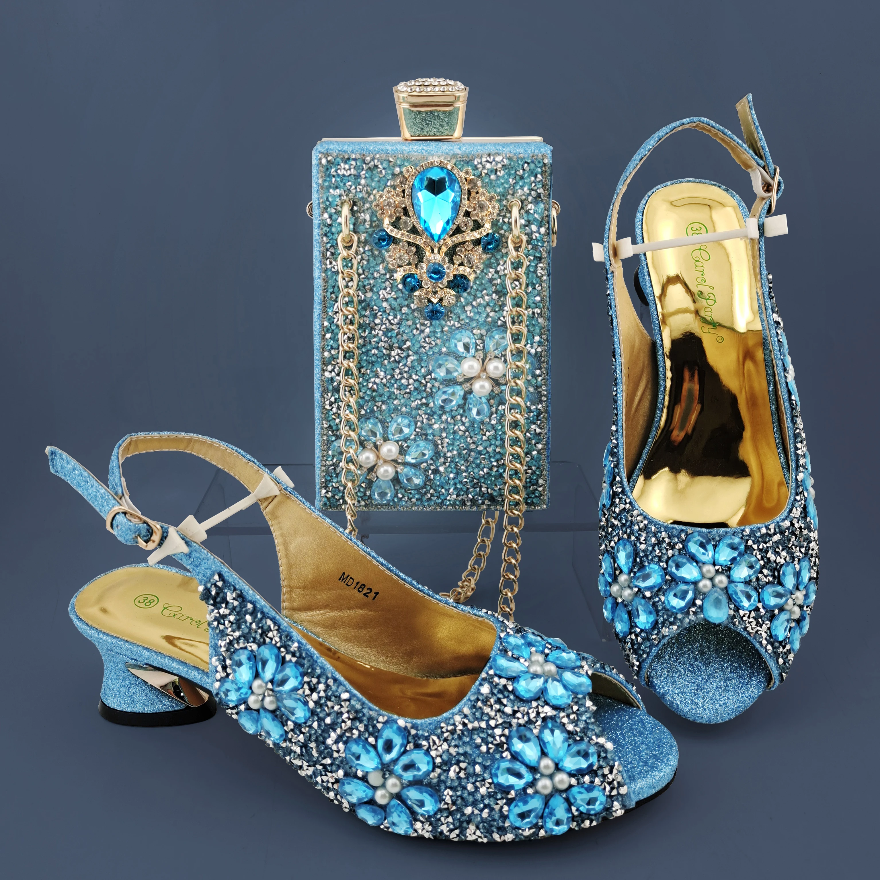 

Женский комплект из обуви и сумок Carol, элегантный ярко-голубой комплект из обуви и сумочки из металлического сплава в стиле ретро для свадеб...
