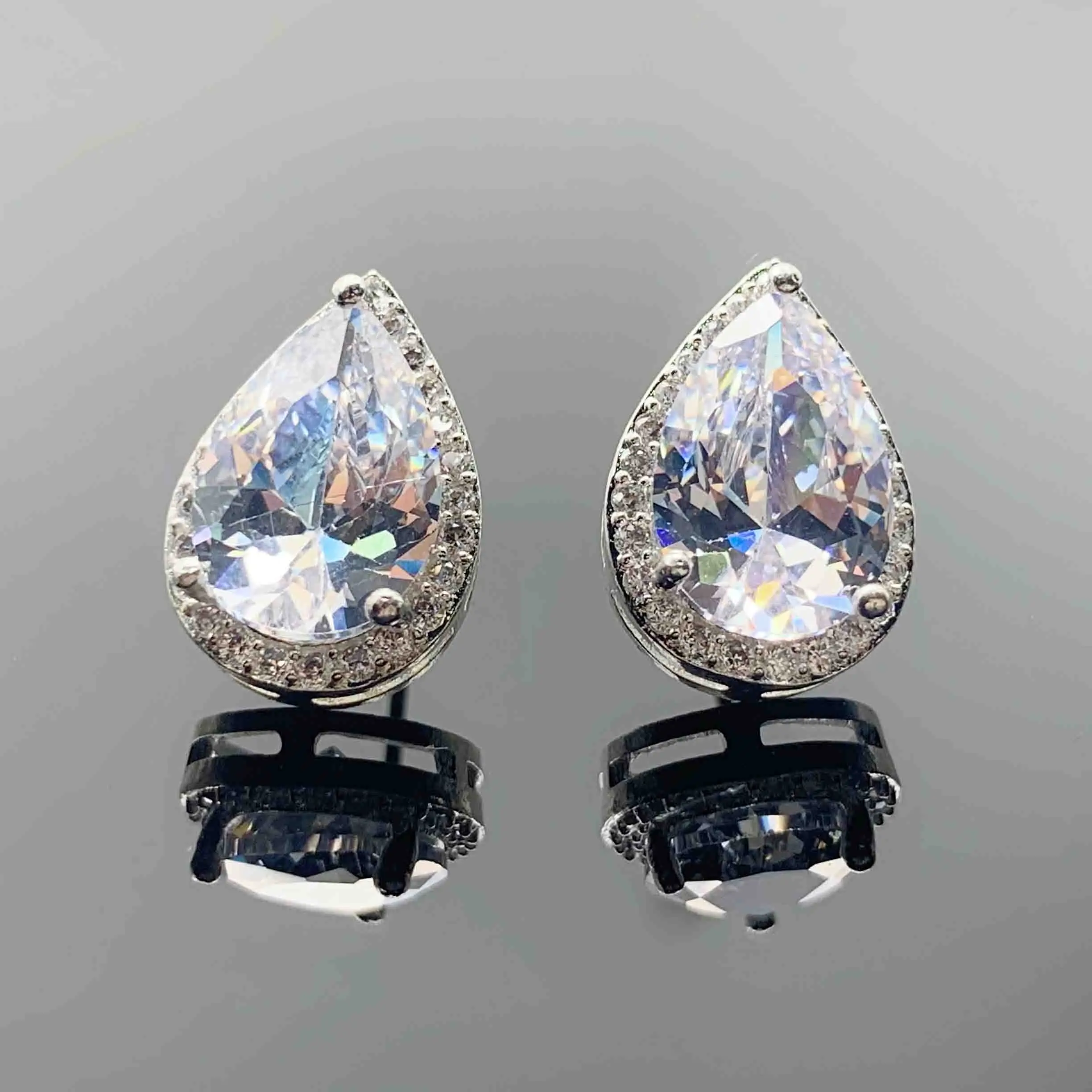 

Classic charming white water drop crystal big women's ear accessories Fashion Shining luxury Stone Sterling Silver women's