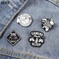 xedz black game king brooch 90s handle video game badge mobile game club fan lapel retro punk clothes pins jewelry friends gift