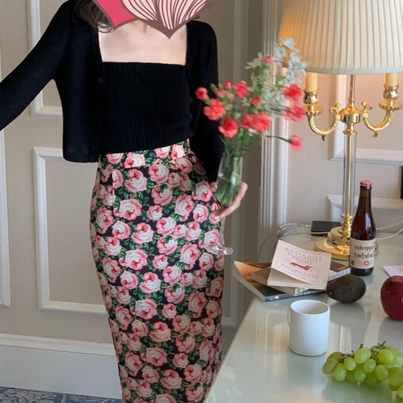 

2021 female summer new rose flower skirt retro French high waist A-line split hip skirt Fashion mid-length print skirt women