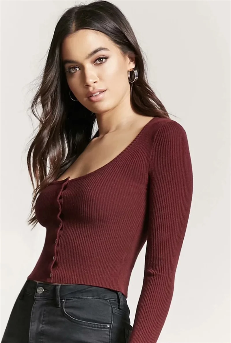 Женский изящный трикотажный кардиган с пуговицами глубоким вырезом и |