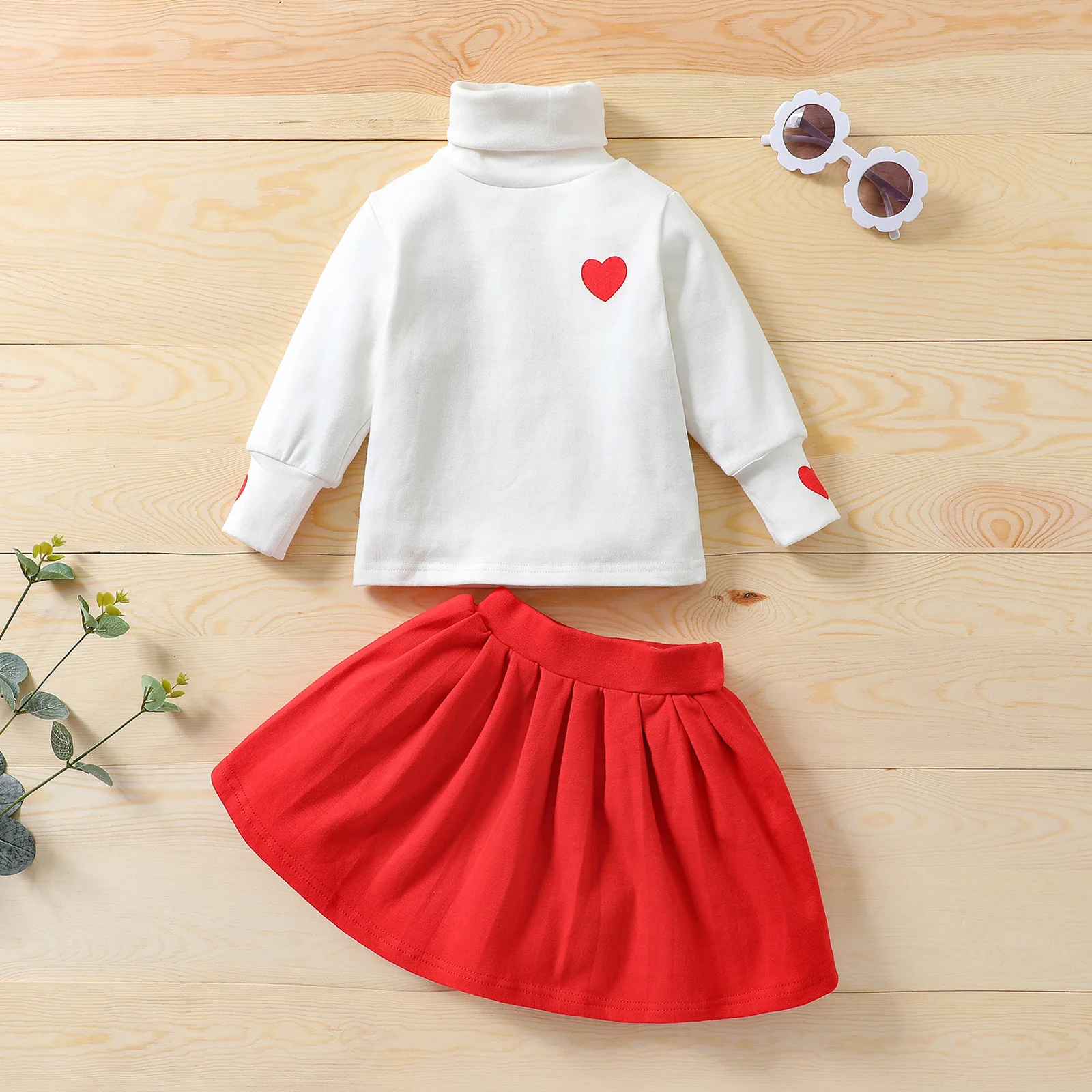 

Детский комплект из 2 предметов, пуловер с высоким воротом и принтом сердечек, однотонная плиссированная юбка, одежда для маленьких девочек ...