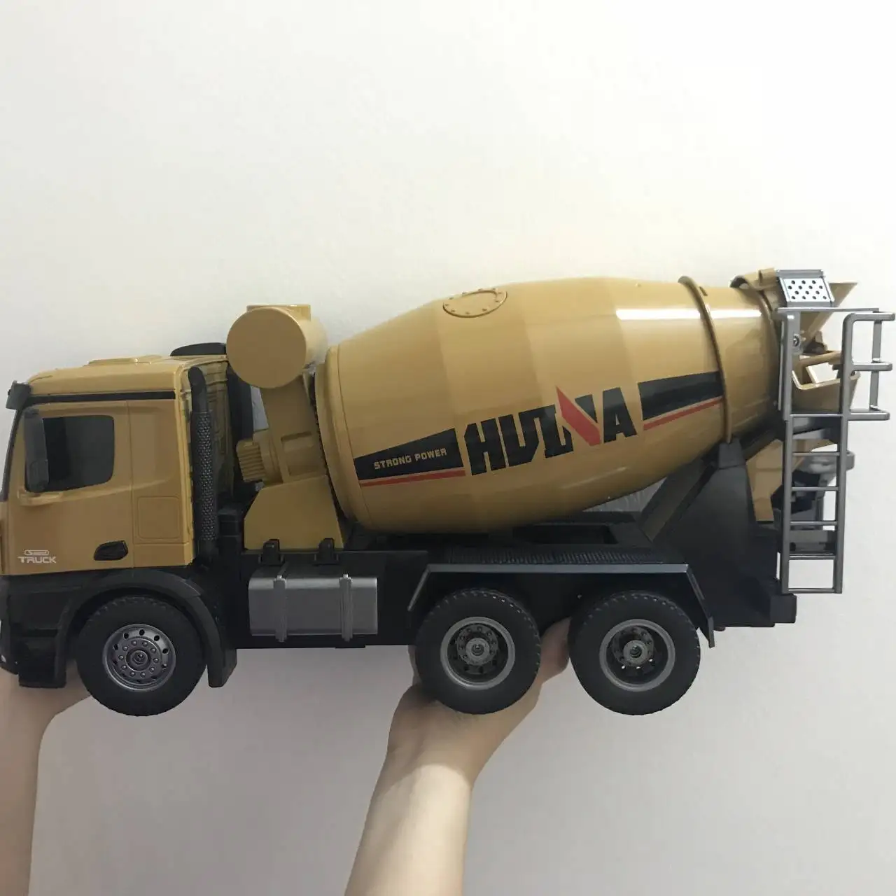 HUINA 1574 1:14 сплав дистанционного управления автобетономешалка инженерный грузовик легкий строительный автомобиль игрушки для детей подарок