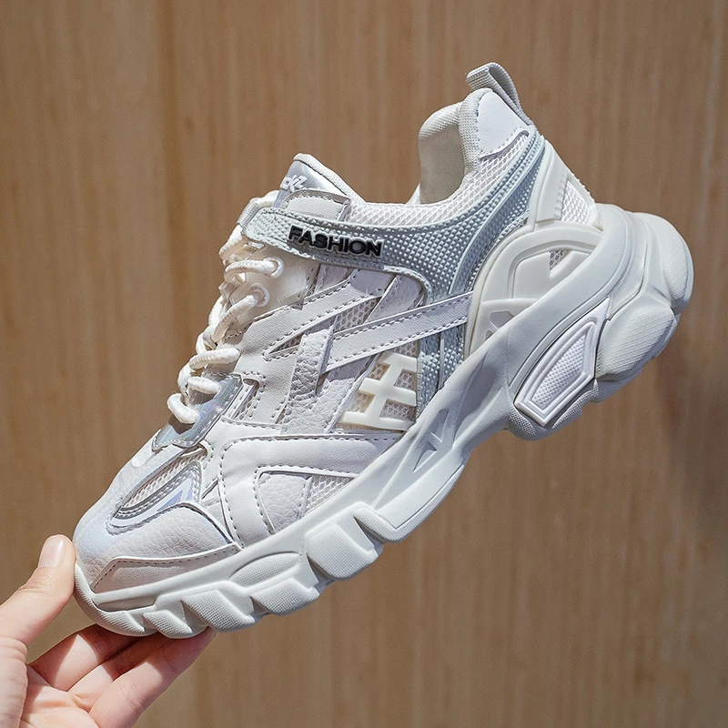 Женские кроссовки на массивной платформе Белые Повседневные из натуральной кожи