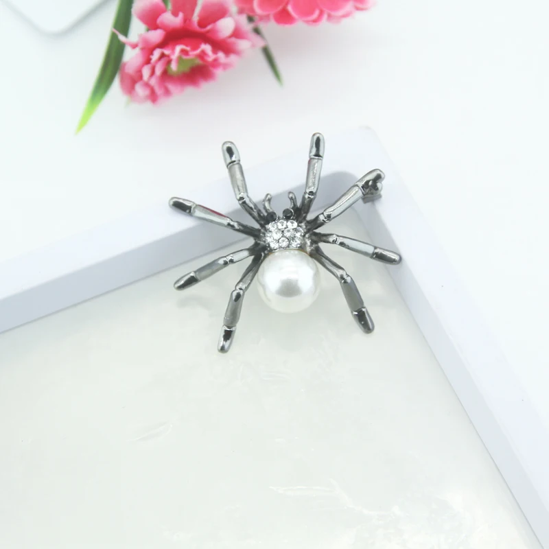 Брошь в виде маленького животного ретро-стиле чёрная простая восьминогая стразы