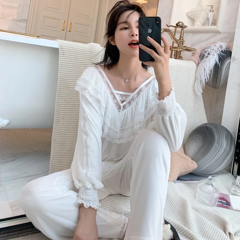 

Женские Модальные весенне-осенние белые пижамные костюмы с длинным рукавом 2 шт. Ретро французский Дворцовый стиль Домашняя одежда кружевн...