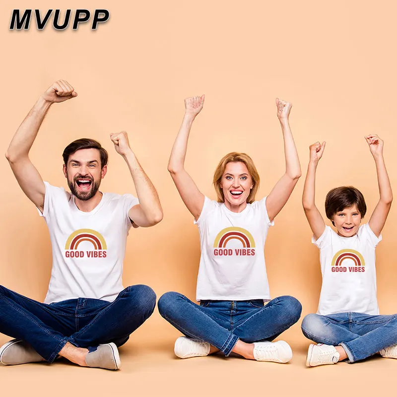 MVUPP/Одинаковая одежда для всей семьи мамы и дочки летние футболки папы ребенка
