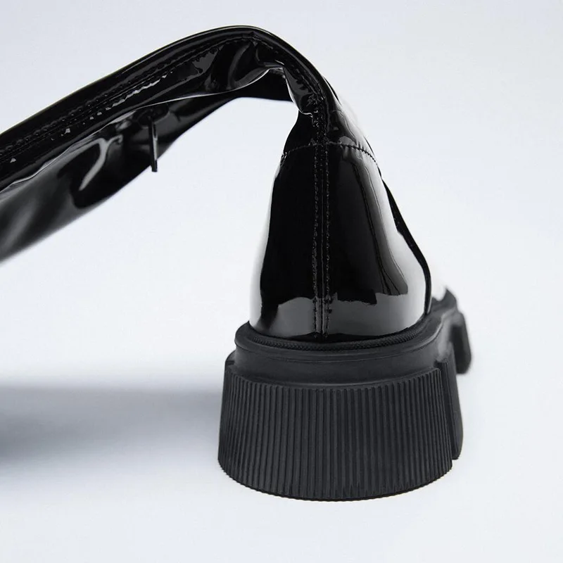 Женские ботинки из ПУ кожи без застежки на массивном каблуке | Обувь