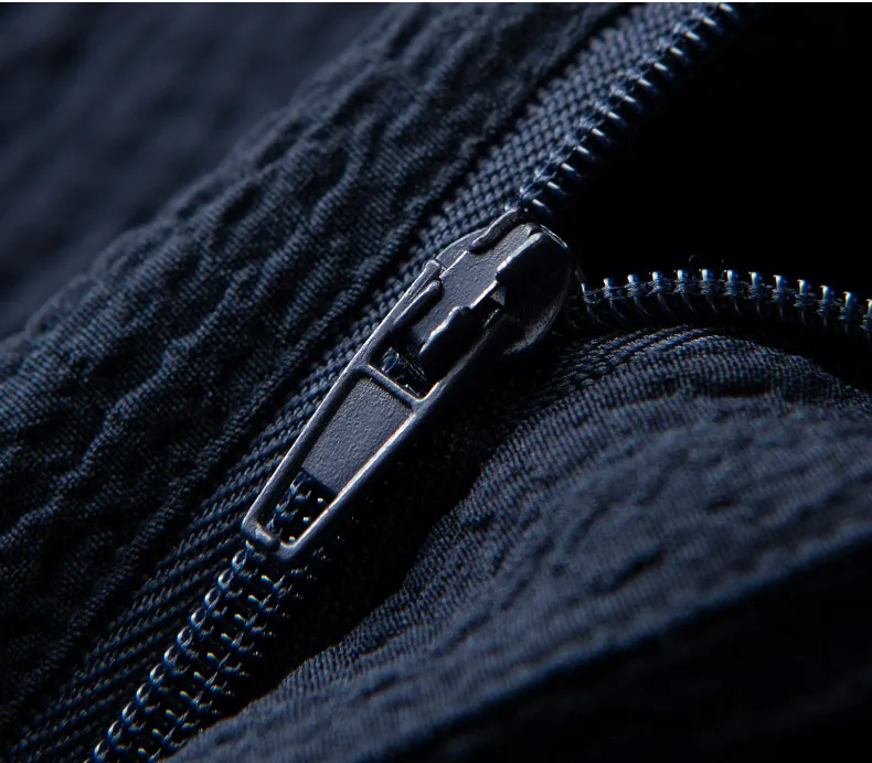 

Summer Mens Blue Shorts Luxury Knee Length Wrinkle Fabric Man Shorts Fashion Slim Fit Elastic Waist Male Shorts