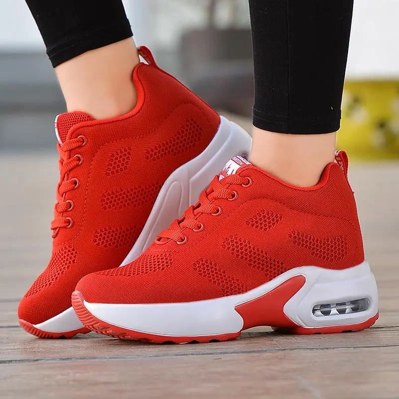 Женские кроссовки на платформе Цвет черный красный белый женские танкетке