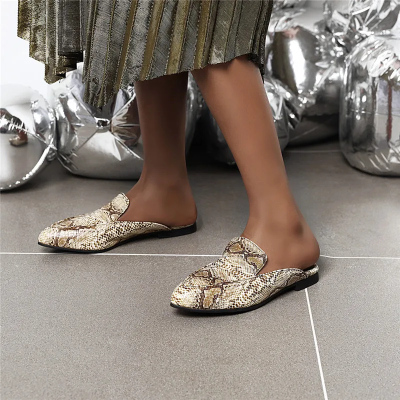 Женские босоножки на квадратном каблуке FEDONAS вечерние с острым носком лето