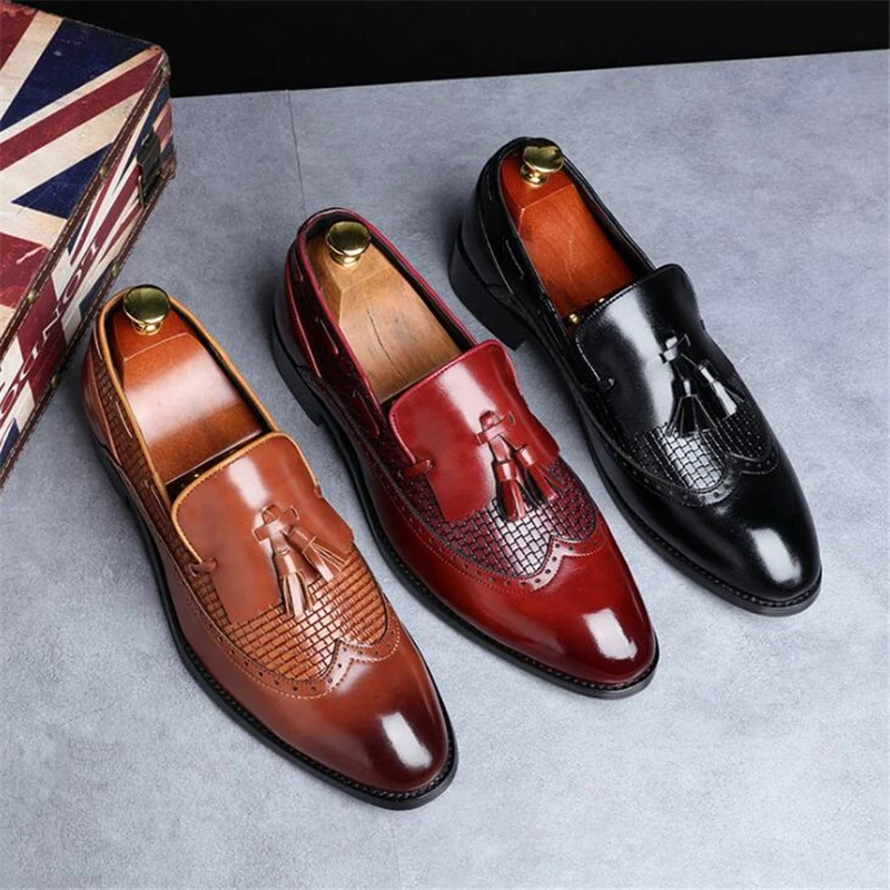 

New Casual Loafers Men Slip-on Dress Shoes Male Designer Leather Flat Shoes Bullock Shoes Fashion Men Tassel Loafers