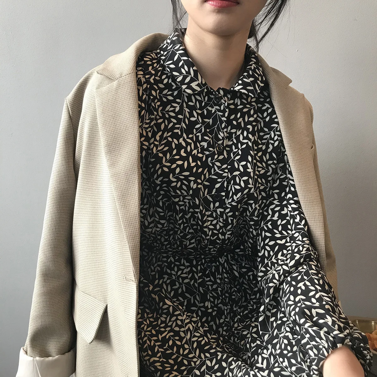 Цветочное платье 2020 Весна новое ретро коммутирующее маленький воротник с