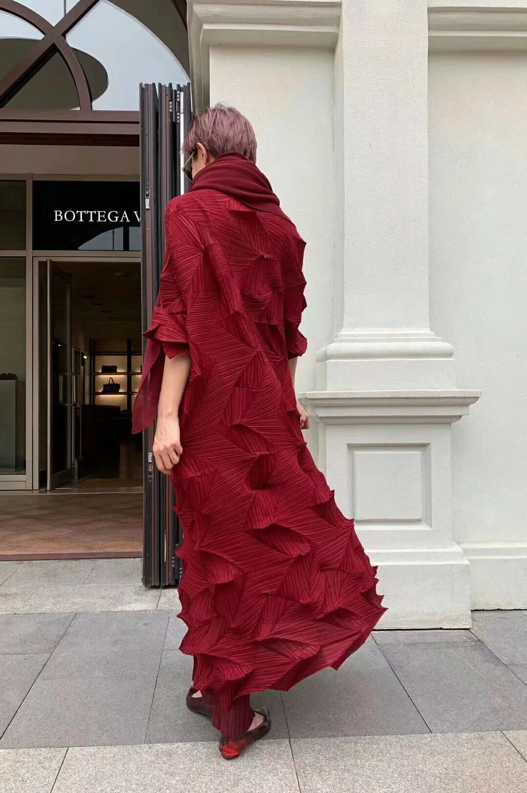 Горячая Miyake модное плиссированное платье со складками и бриллиантами, одноцветное Свободное длинное платье со стоячим воротником