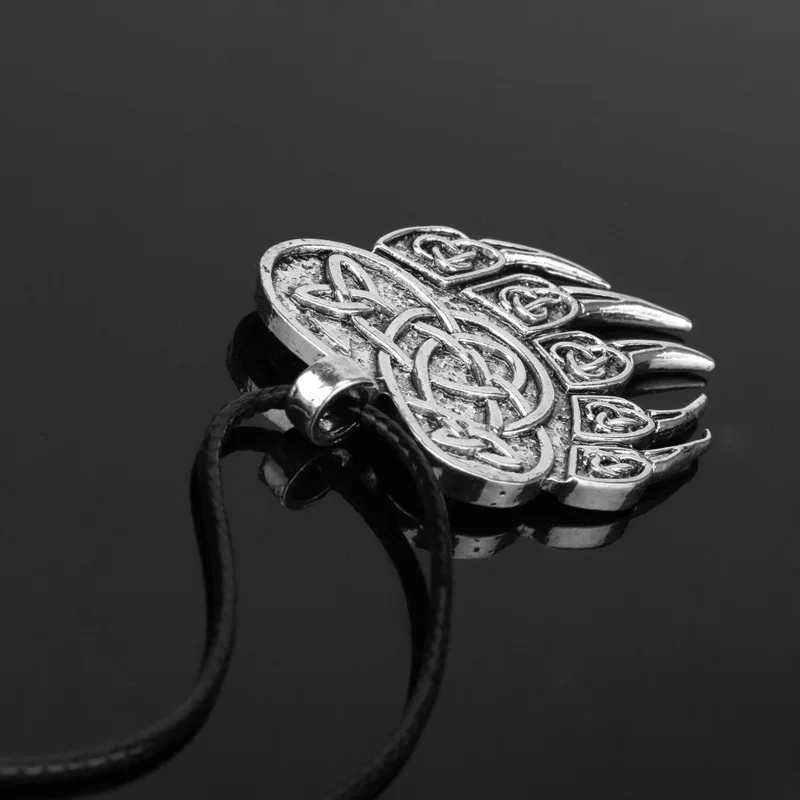 

Slavic Wolf Claw Necklace Creative Vintage Chains Wholesale Aesthetic Choker Jewelry Gift