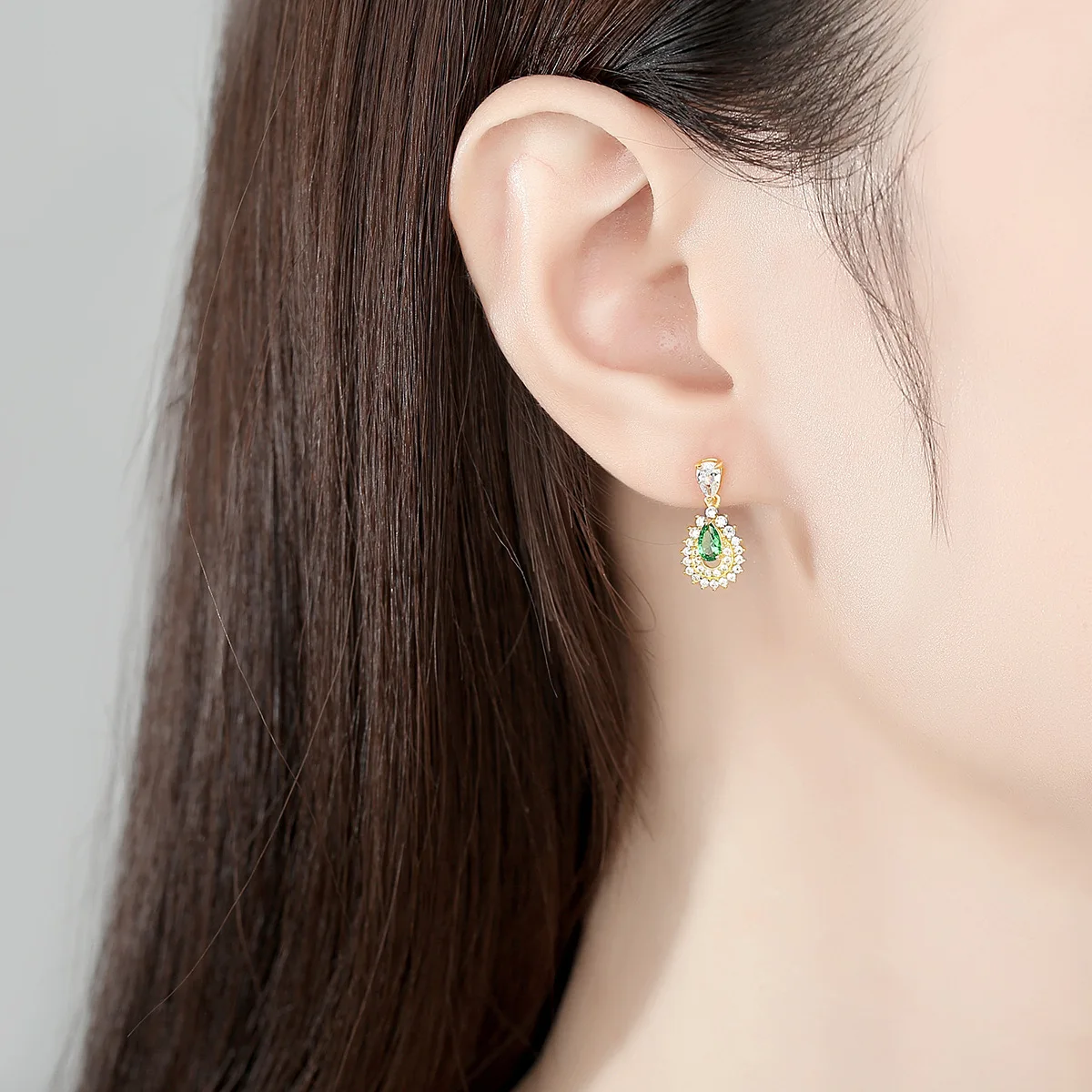 

CH-274 Fashion s925 silver drop-shaped emerald earrings retro palace emerald earrings wholesale