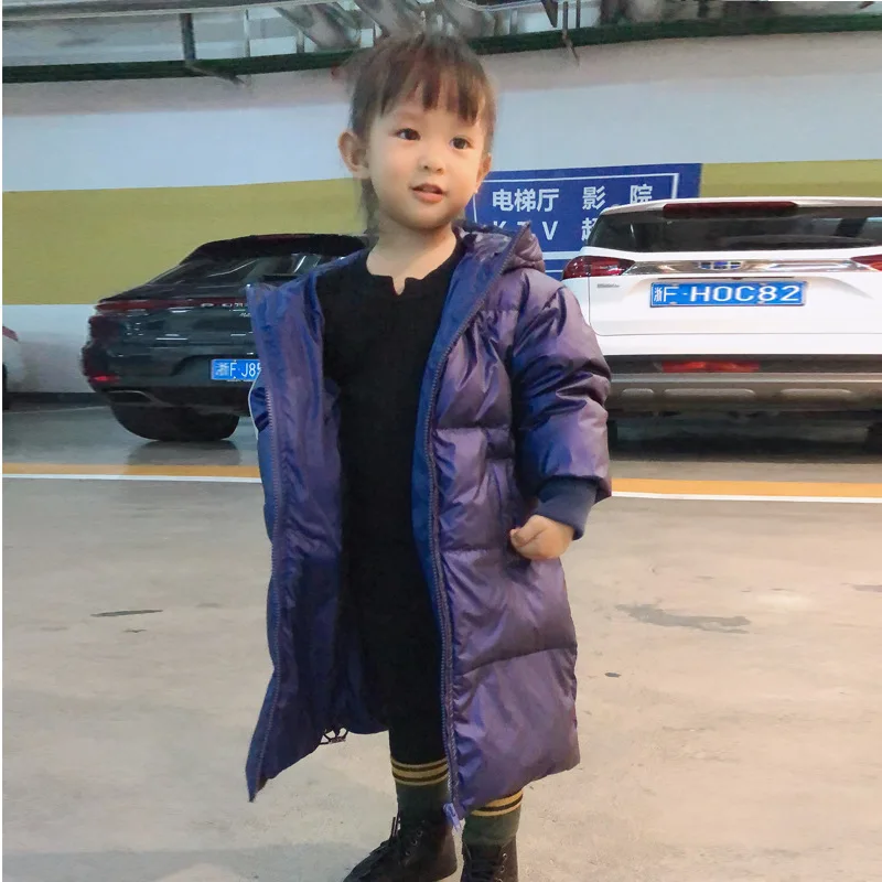 Модное зимнее белое длинное детское пуховое пальто пуховик с капюшоном для