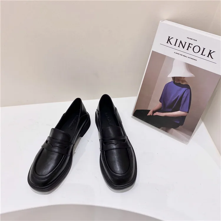 

Korean Shoes Clogs Platform Female Footwear Oxfords Women's Loafers With Fur All-Match Casual Sneaker Round Toe Autumn Slip-on 2