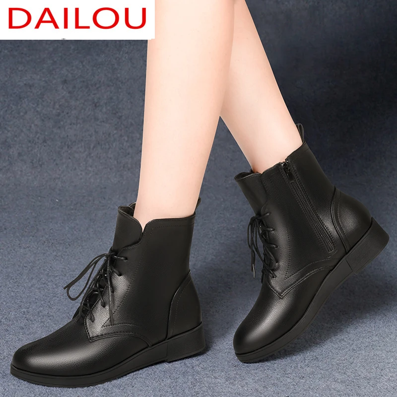 

Новинка осени 2021, модные женские повседневные ботинки из искусственной кожи на платформе, женские полусапожки на квадратном каблуке и шнур...