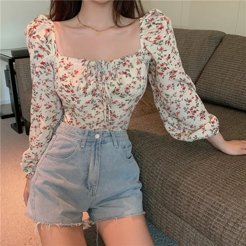 

Blouses Women Fashion Retro Kawaii European Style Short Chiffon Puff Sleeve Floral Sweet Girls Spring Casual Temperament Chic