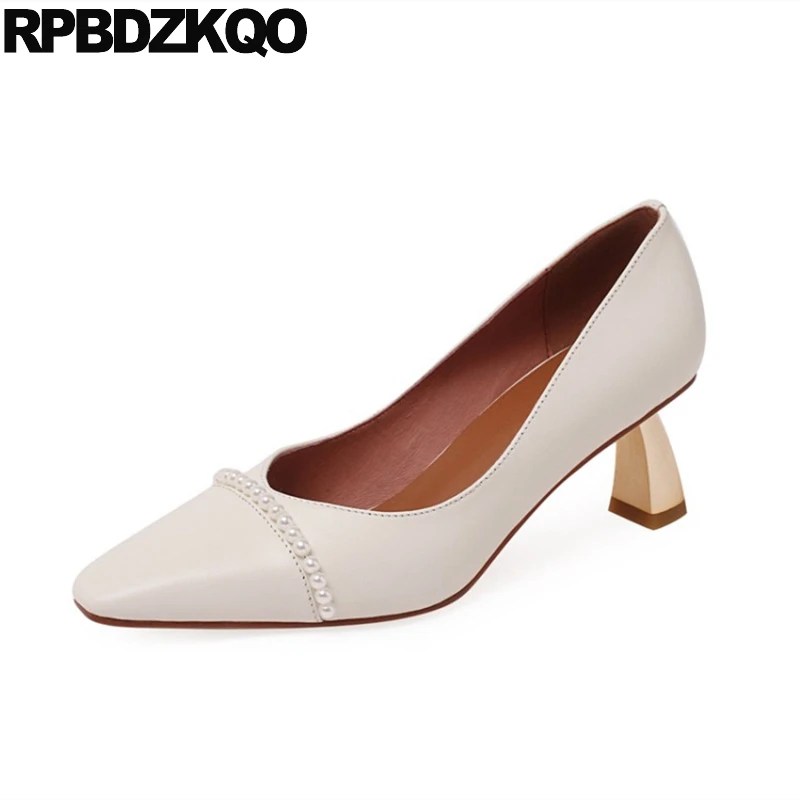 

Girls Dress Pearl Pumps Women High Heels Bridesmaid Metal Stiletto Square Toe Top Quality Trending Suede Ivory Shoes Wedding