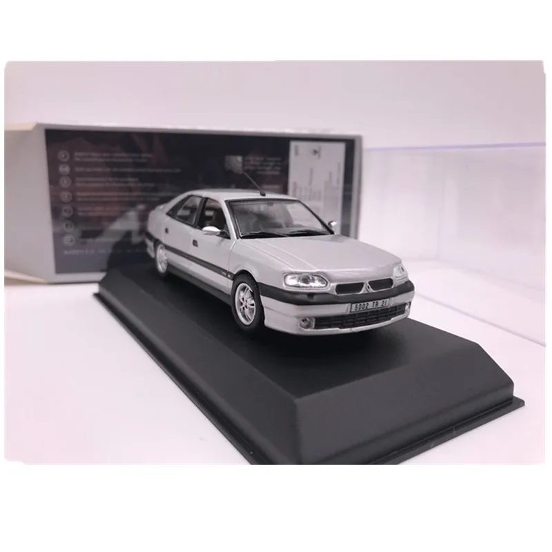 1:43 сплав модель автомобиля Renault safrane игрушечной машины Коллекция подарков| |