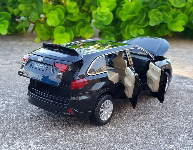 1:32 Масштаб Литой Сплав металлическая модель автомобиля SUV для TOYOTA Highlander Коллекция Модель внедорожный автомобиль звук и светильник