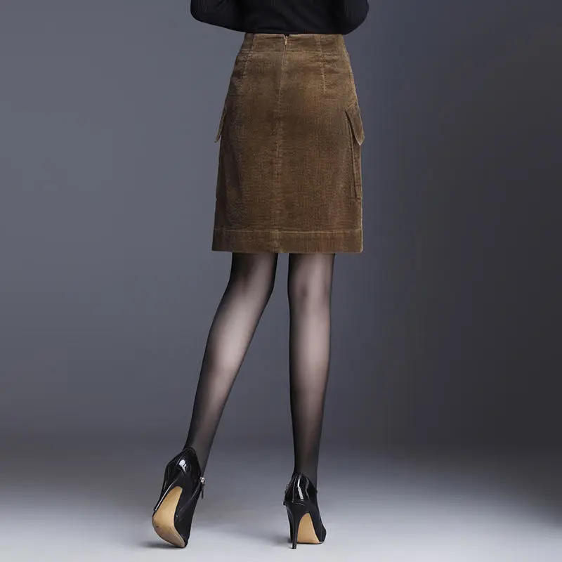 

2021 New Autumn Winter Casual High Waisted Pockets Corduroy Skirt Vintage Knee Length Skirts for Women Plus Size 4XL Y422