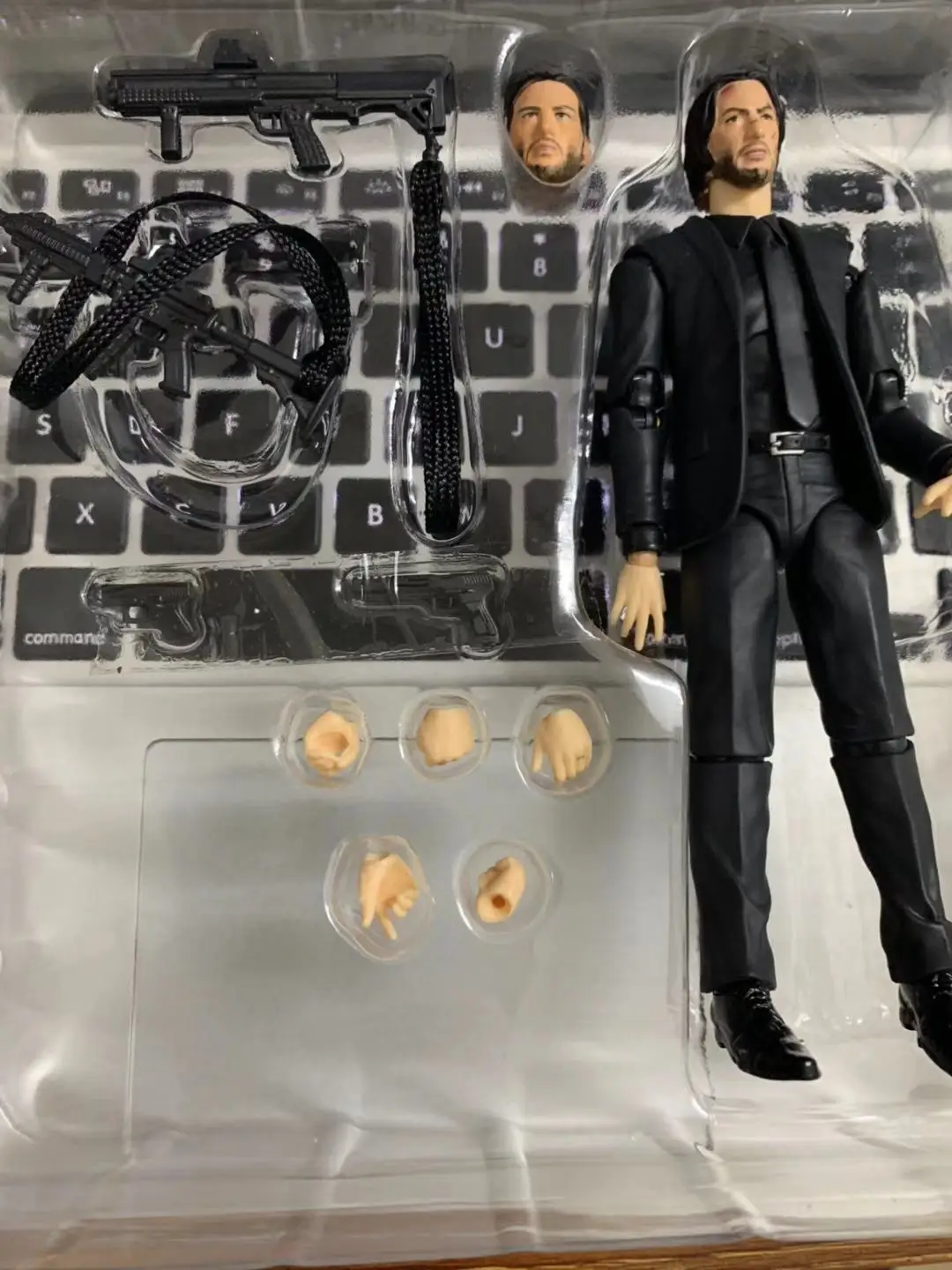 Медиком Mafex 070 MAFEX Джон уик ПВХ коллекционные шарниры подвижная фигурка