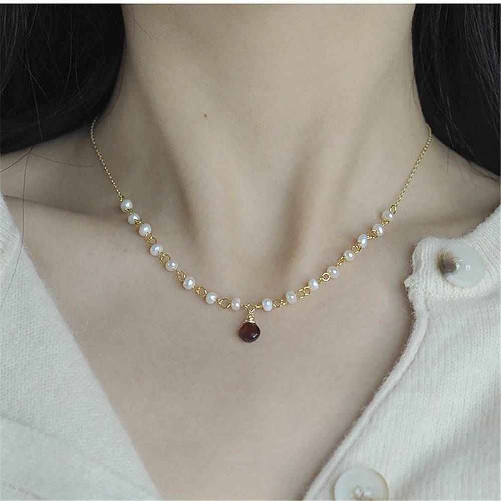Retro Elegant Natural Pearls Red Garnet Pendant Necklace For Women Choker Gold Color 925 Silver Chain Wedding Party Jewelry