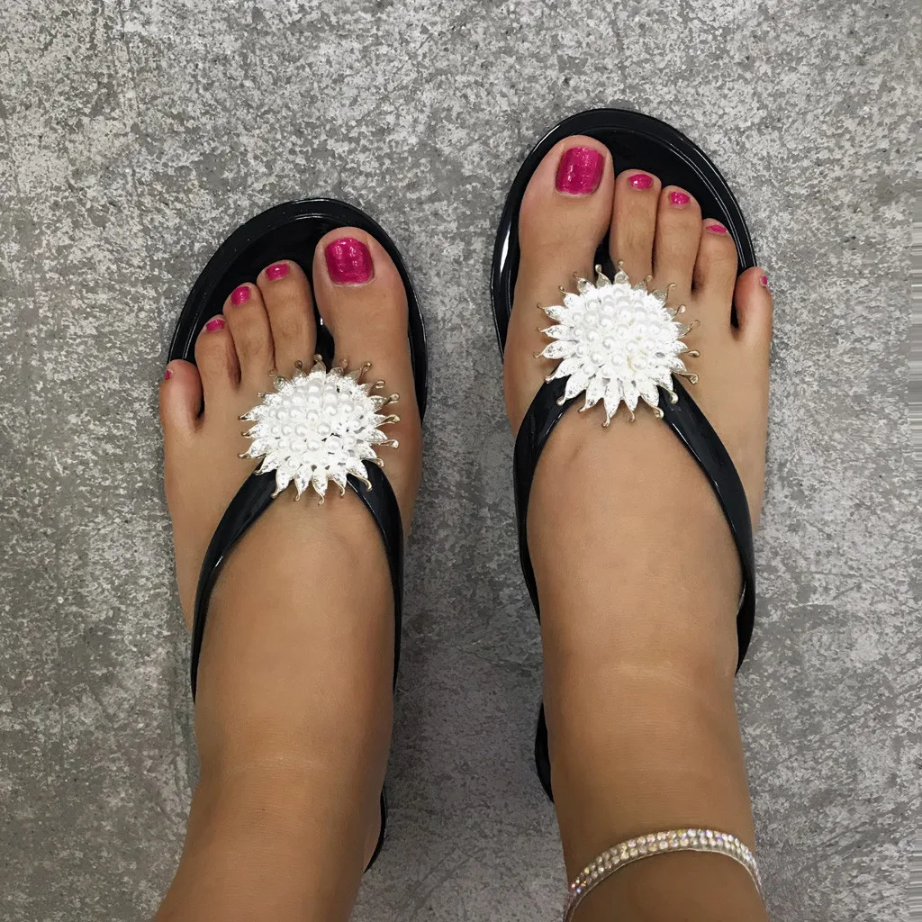 

Flat Bottom Casual Women Waterproof Slippers Diamond Slides Beach Shoes Ladies Indoor Shoes Home Flip Flops Summer Beach