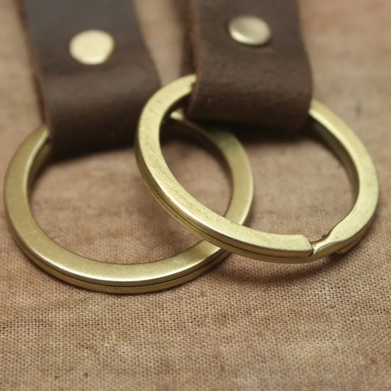 

1pc 4Pcs Wholesale Genuine Leather Keychain Pocket for Car Keys Clip Ring Women Men Handmade Crafts Accessories DIY Gift