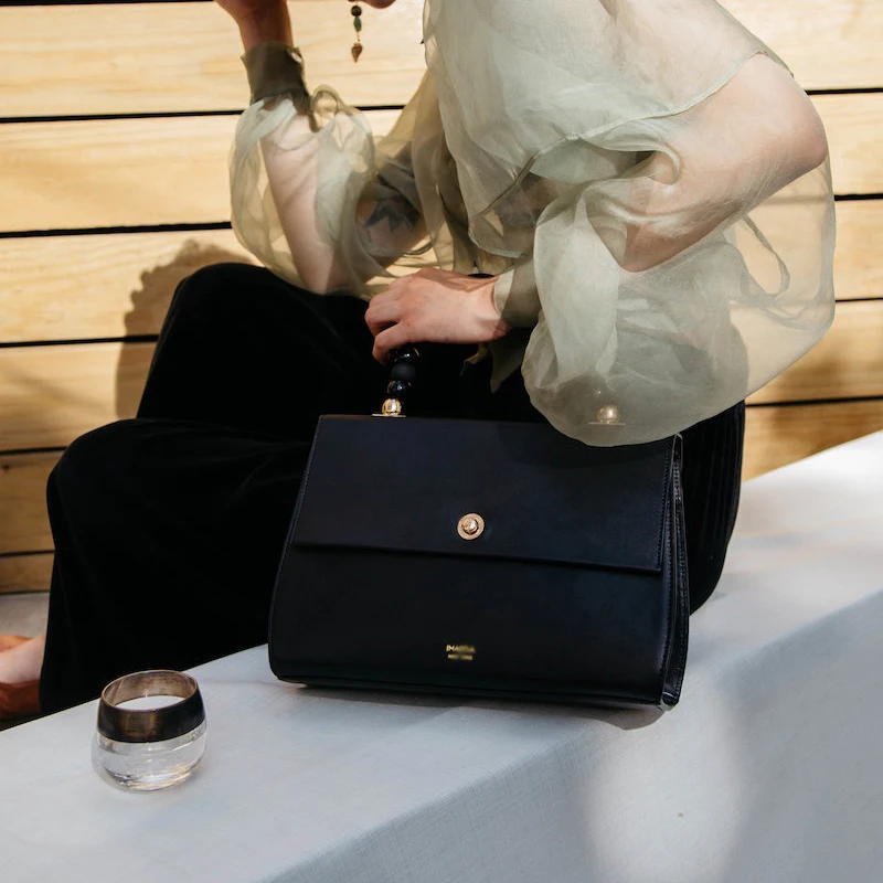 Акриловая сумка из бисера винтажная Женская сумочка с клапаном сумки на плечо