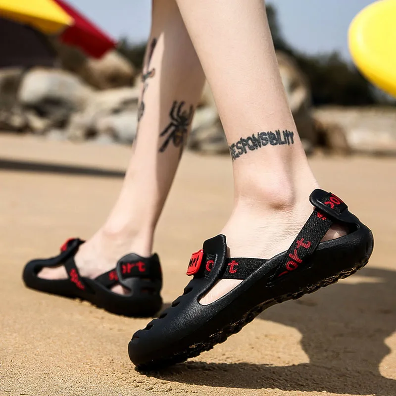 

New Fashion Summer Outdoor Slip on Men Beach Sandals Lightweight Mens Shoes High Quality Sandal Male Plus Size 39-45 Footwear 66