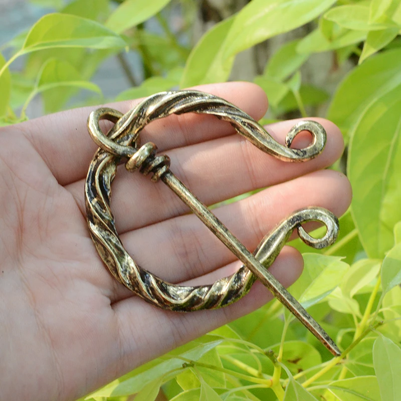 Большая металлическая брошь в винтажном стиле|Броши| |