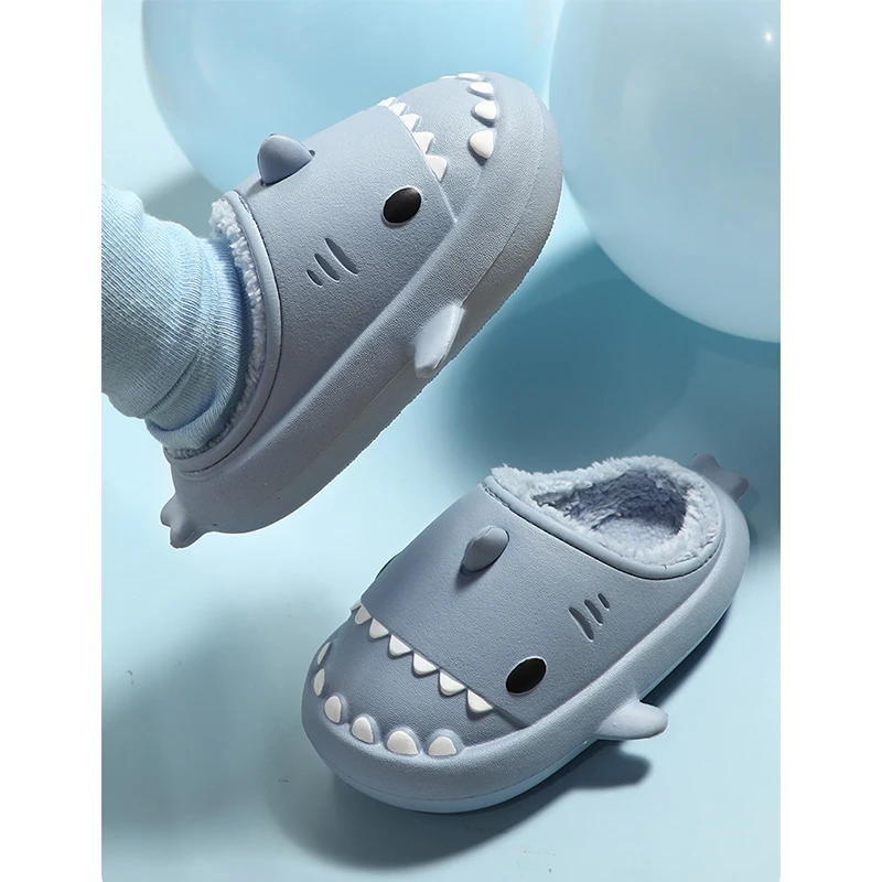 Тапочки унисекс водонепроницаемые с мультяшными акулами хлопковые тапочки