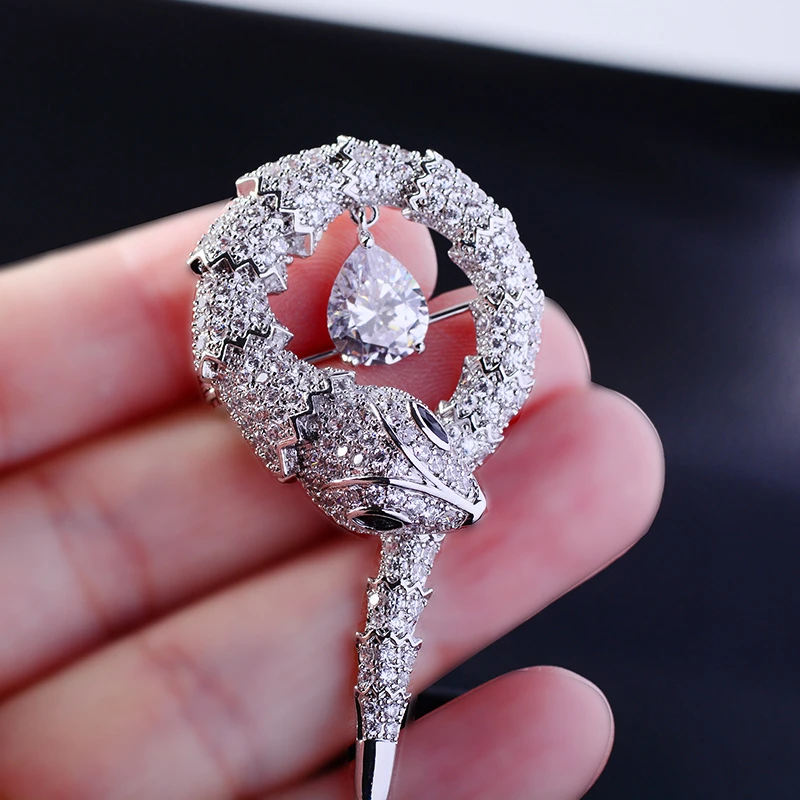 

Fashion Animal Women Men Brooches Pin Luxury Cubic Zirconia Crystal Snake Brooch Serpent Charm Pin Accessories Jewelry Xmas Gift