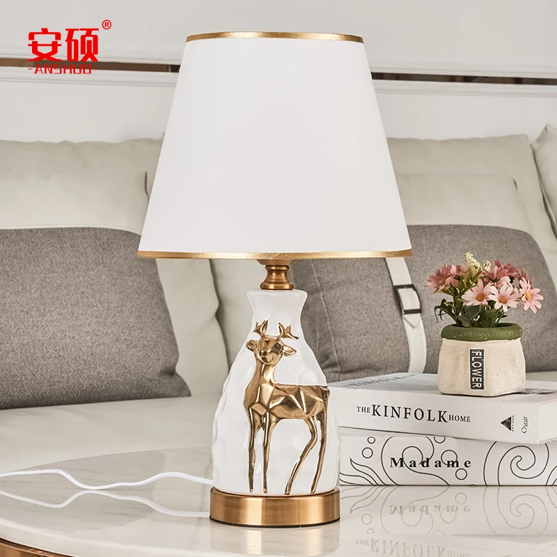 Маленькая скульптура в Северном Европейском стиле Золотая Керамическая