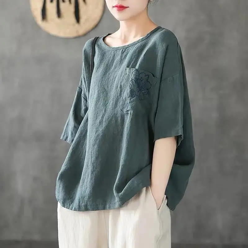 

Женская футболка с цветочной вышивкой, из хлопка и льна