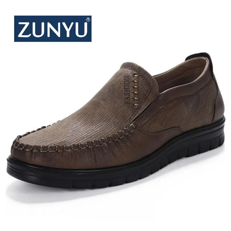 ZUNYU большой Размеры из искусственной кожи Для мужчин туфли на плоской подошве в стиле «Старый Пекин»; Стиль повседневные Лоферы осенне-зимние мокасины-Для мужчин Туфли без каблуков мягкая подошва; Zapatos