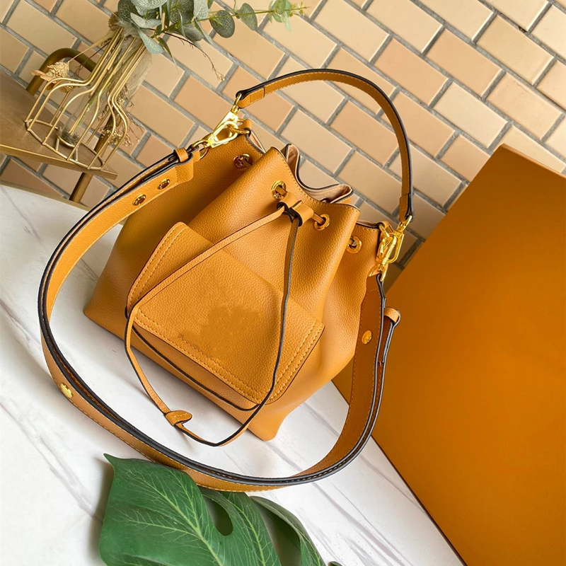 

French vvl original high quality top leather women's small span bag,2021 the latest counter with box dust bag Available in five