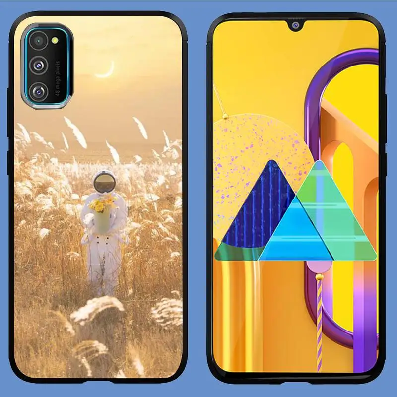 

Spaceman Astronaut In Love Phone Case For Samsung A10 A12 A02 A20E M30 A31 A40 A50 S A52 A51 A70 A71 A80 Cover Fundas Coque