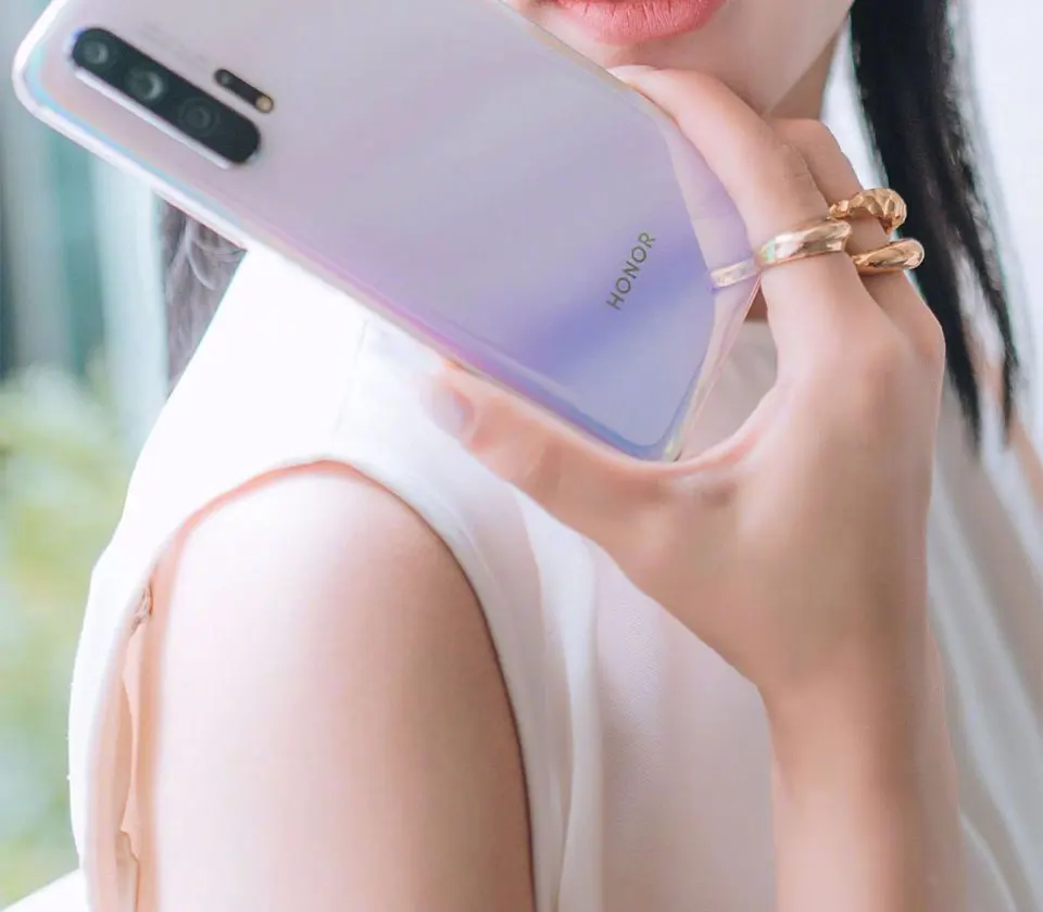 Смартфон HONOR 20 Pro, 6,26 '', 8 ГБ, 128 ГБ, четыре ядра, 4000 мАч, 32 МП камера, Android 9,0, Поддержка NFC, Google play, GPU Turbo3.0